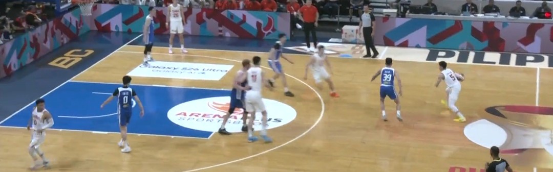 世预赛|半场战报：中国男篮1分落后中国台北，全队无人得分上双