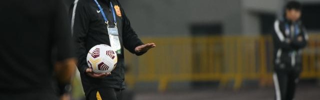 世界杯客户端安装包-李霄鹏执教武汉难求一胜 新援替补登场组三叉戟