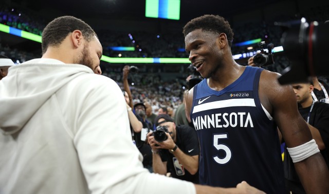 世界杯比赛在线观看地址-爱德华兹：库里是我兄弟&amp;我爱他的一切 他是最伟大控卫 不太懂rap