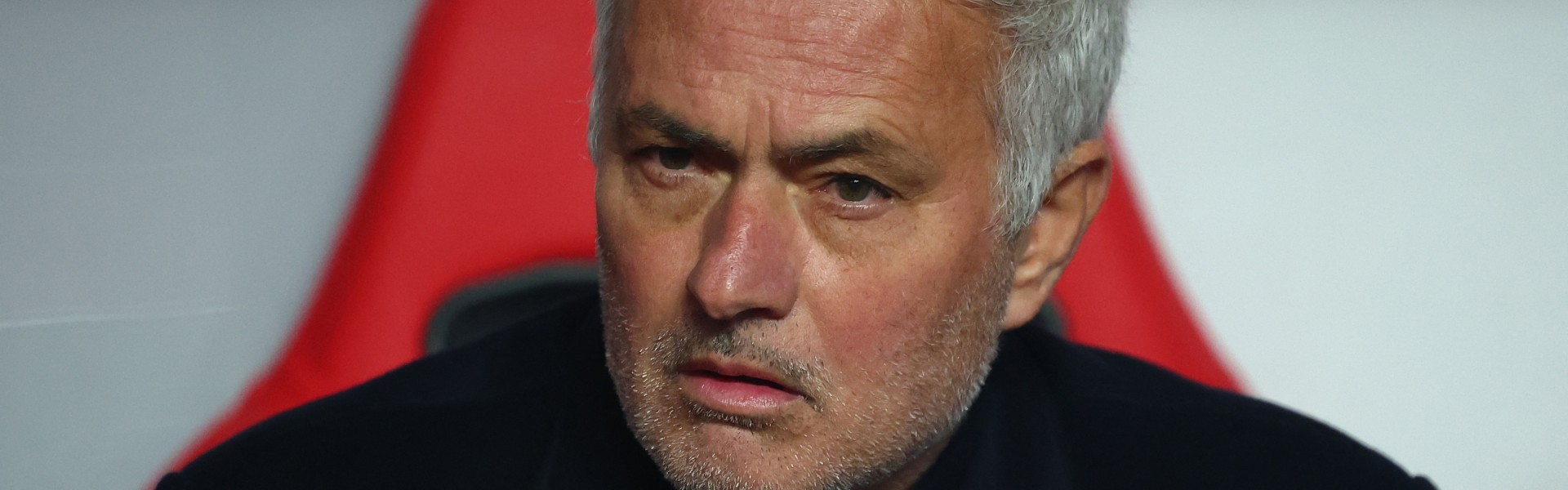 意媒：穆帅昨日表示有意执教尤文，今天输球后被尤文球迷唱歌嘲讽